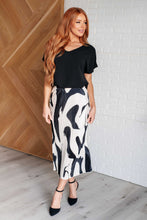 Load image into Gallery viewer, Thoroughly Modern Plisse Midi Skirt
