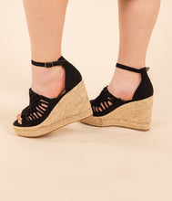 Load image into Gallery viewer, Juti Wedges in Black

