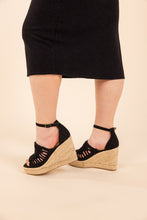 Load image into Gallery viewer, Juti Wedges in Black
