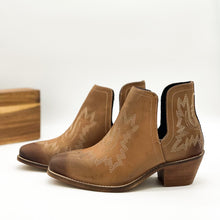 Load image into Gallery viewer, Kickin&#39; Booties in Tan
