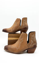 Load image into Gallery viewer, Kickin&#39; Booties in Tan

