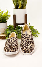 Load image into Gallery viewer, Maya Sneakers in Leopard
