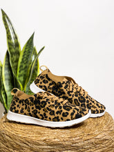Load image into Gallery viewer, Mayo Sneaker in Leopard
