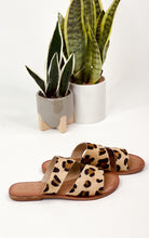 Load image into Gallery viewer, Spirited Dual Strap Slide in Leopard
