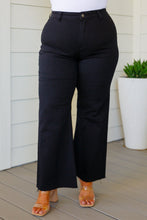 Load image into Gallery viewer, August High Rise Wide Leg Crop Jeans in Black
