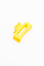 Load image into Gallery viewer, Claw Clip Set of 4 in Lemon
