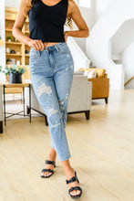 Load image into Gallery viewer, Florence High Waist Destroyed Boyfriend Jeans
