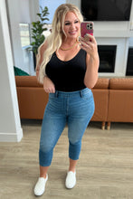 Load image into Gallery viewer, Emily High Rise Cool Denim Pull On Capri Jeans
