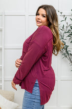 Load image into Gallery viewer, Long Sleeve Knit Top With Pocket In Burgundy
