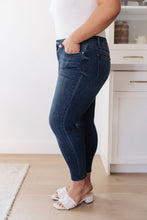 Load image into Gallery viewer, Mid-Rise Relaxed Fit Mineral Wash Jeans
