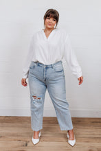 Load image into Gallery viewer, New Me Distressed Jeans
