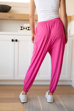 Load image into Gallery viewer, The Motive Slouch Jogger in Hot Pink
