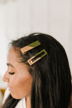 Load image into Gallery viewer, Two Tone Hair Clip Set in Green
